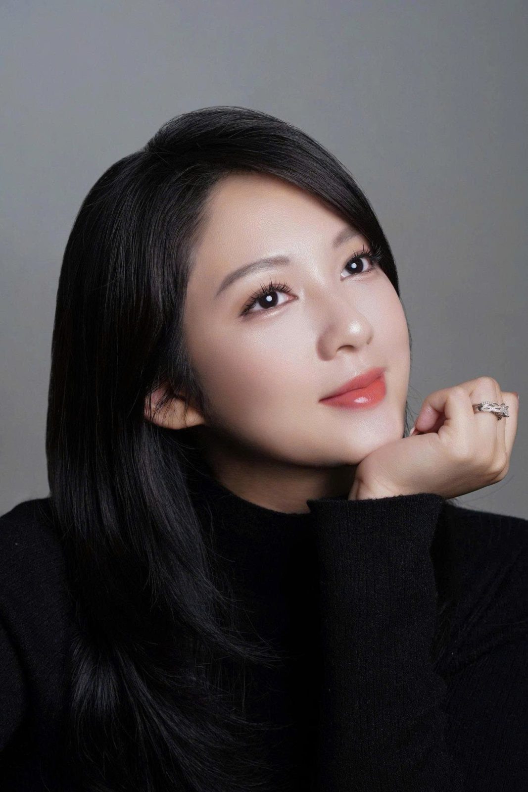 Tạo dáng khi chụp profile: tự nhiên quan trọng hơn cầu kỳ